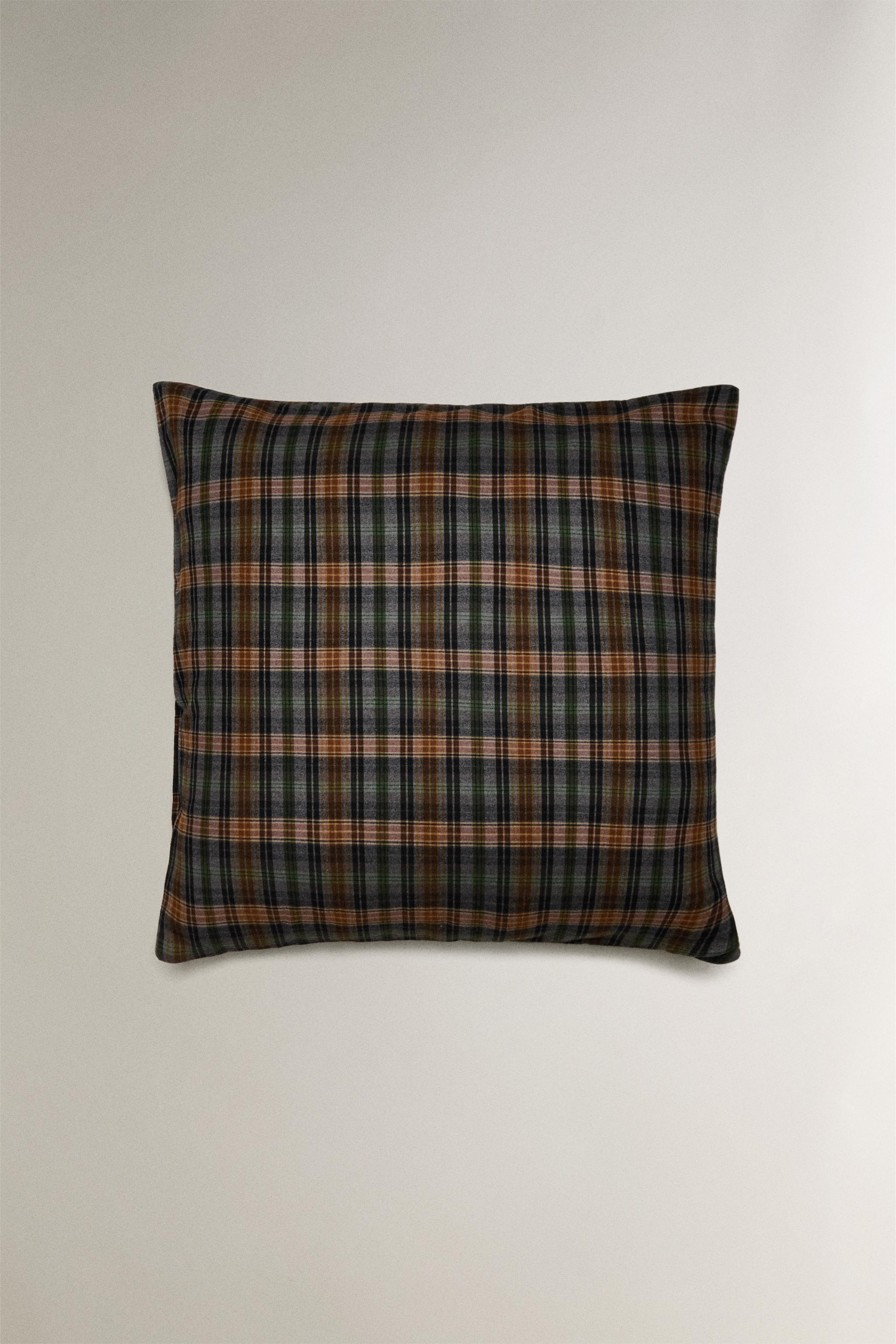 TAIE D’OREILLER EN FLANELLE À CARREAUX